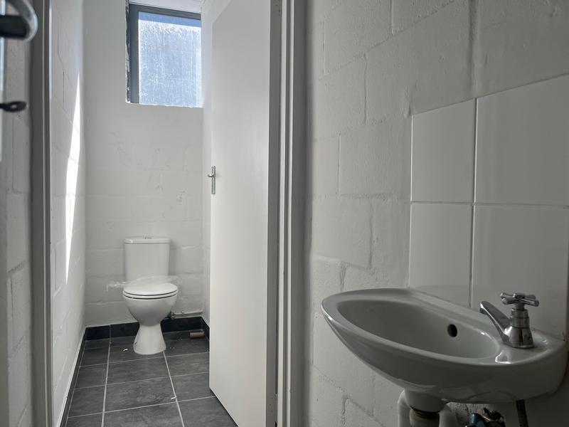 To Let Commercial Property for Rent in Retreat Industrial Western Cape